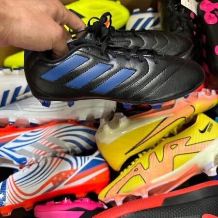 SOCCER CLEATS PALLET